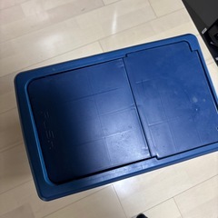 キャスター付きコンテナ（ゴミ箱？）の画像