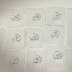21個のクリア自己粘着棚サポートピグの画像
