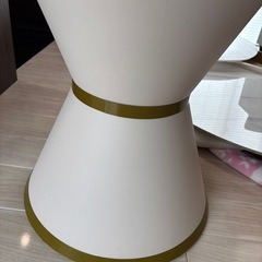 セラミックダイニングテーブル円卓(新品)の画像