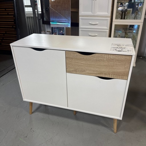 リビングキャビネット