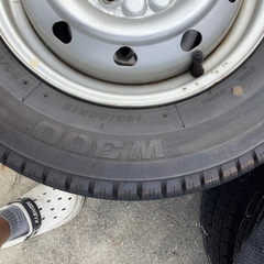 145/80r12 ブリジストンスタッドレスタイヤホイール付き４本　エブリィ　ハイゼット　スクラム　ミニキャブ　アクティ　サンバー　ＮＶ１００クリッパーの画像