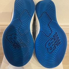 美品　
テニスシューズ　室内　キッズ　 の画像