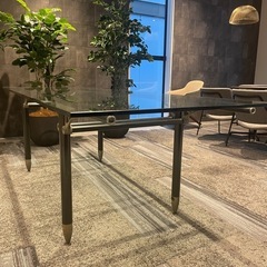 ガラステーブルの画像