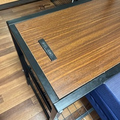 鉄製高級シングルベッドの画像
