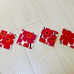 美品　マリメッコ　コースター　4枚組の画像