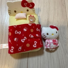 キティちゃんベッド&ぬいぐるみ
の画像