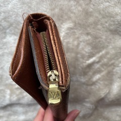 【ルイヴィトン財布】の画像