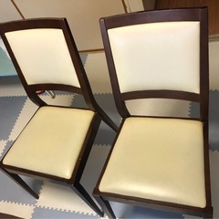ダイニングテーブルの画像