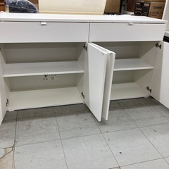 IKEA VIHALS ヴィーハルス　サイドボード　※取手変形あり、引き出しカムロックナット一つ欠品 の画像