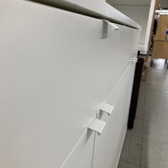 IKEA VIHALS ヴィーハルス　サイドボード　※取手変形あり、引き出しカムロックナット一つ欠品 の画像