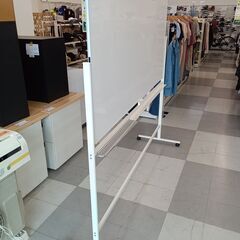 ★リユースのサカイ千葉中央店★  ホワイトボード  H180×D57×W189 クリーニング済み TC4577の画像