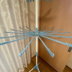 折りたたみ物干しの画像