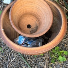 物干台と植木鉢の画像