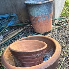 物干台と植木鉢の画像