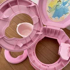 ディズニープリンセス　おまるの画像