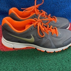 Nike Revolution 2 メンズ　グレー/オレンジ　26cm ナイキ スニーカーの画像