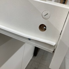 IKEA VIHALS ヴィーハルス　サイドボード　※取手変形あり、引き出しカムロックナット一つ欠品 の画像