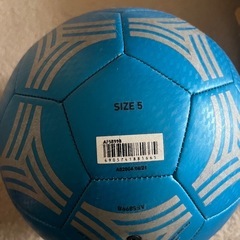 アディダスサッカーボール５号の画像