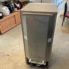 K2509-143 SHARP 2ドア冷蔵庫 SJ-14E9 2013年製 137L 動作確認済み キズ汚れ有りの画像