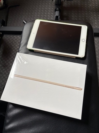 iPad mini第4世代128G SIMフリー　ゴールド　保護フィルム&ケース&箱付き☆