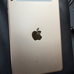 iPad mini第4世代128G SIMフリー　ゴールド　保護フィルム&ケース&箱付き☆の画像