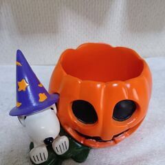 スヌーピー　ハロウィンプランター（陶器）＆ミニポーチキーホルダー５個の画像