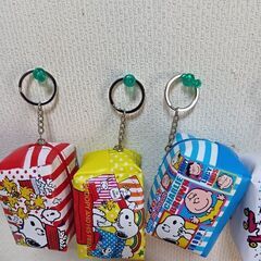 スヌーピー　ハロウィンプランター（陶器）＆ミニポーチキーホルダー５個の画像