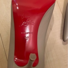 ルブタン　カーフレザーパンプスの画像