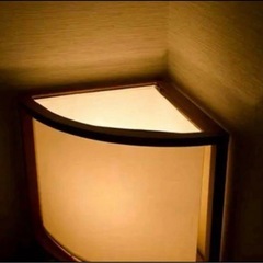 コーナー型フロアライトの画像