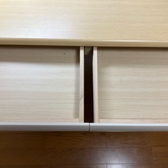 ニトリ勉強机中古品ピンクのイス付の画像