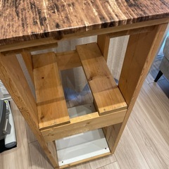 木製の棚（車輪付）の画像