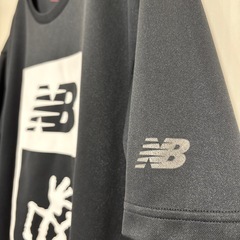 ニューバランス グラミチ Tシャツの画像