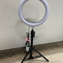 I 2509-224 LEDリングライト 年式不明 点灯確認済み 高さ調節可能 キズ 汚れありの画像