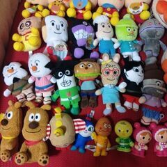 アンパンマンぬいぐるみなど　31個（特大ぬいぐるみ２個追加）　1個150円〜の画像