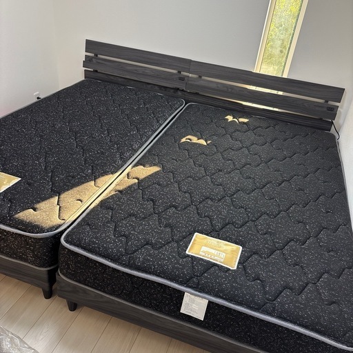 ベットフレーム　マットレス