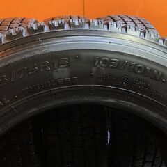 TOYO DELVEX M935 175/75R15 103/101N LT 15インチ ライトトラック用 スタッドレス 4本 22年製 バリ溝 トヨエース ダイナ等　(KTO496)の画像