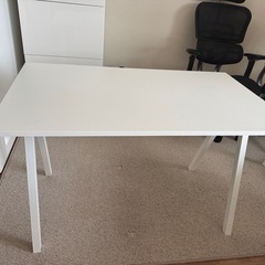 【無料】パソコンデスクIKEA　TROTTEN トロッテン　の画像