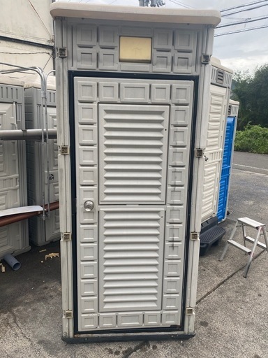 仮設シャワー　中古　清掃済み　給湯器付き