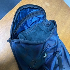 NEW ERA 大きめ機能的なバッグパックの画像