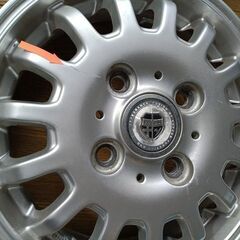 【富山】12インチ 軽トラ【車検対応】エブリィ キャリー ハイゼットアトレー バモス アクティー N-バン アルミホイール 軽バン 中古４本の画像
