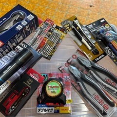 早い者勝ち‼️激安‼️全部新品充電式ドライバー、LEDライト、工具！の画像