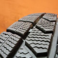 DUNLOP WINTER MAXX WM02 185/60R15 15インチ スタッドレス 1本 23年製 バリ溝 フィットシャトル ヴィッツ セレナ スイフト等　(KTE366) の画像