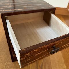 レトロな櫻皮細工　3段小引き出し　の画像