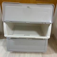 横開きコンテナ2個の画像