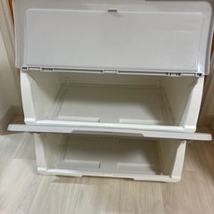 横開きコンテナ2個の画像
