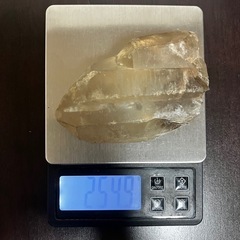 ゴールデンヒーラー 水晶 原石の画像
