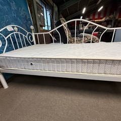 オシャレベッド　シングルサイズ　マットレス付きの画像