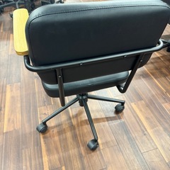 【最終値下げ】モダンオフィスチェアの画像