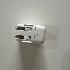 ACアダプター　ipad・iphone用充電器　アップル　apple 純正の画像