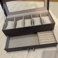 ニトリ　腕時計ケース　の画像